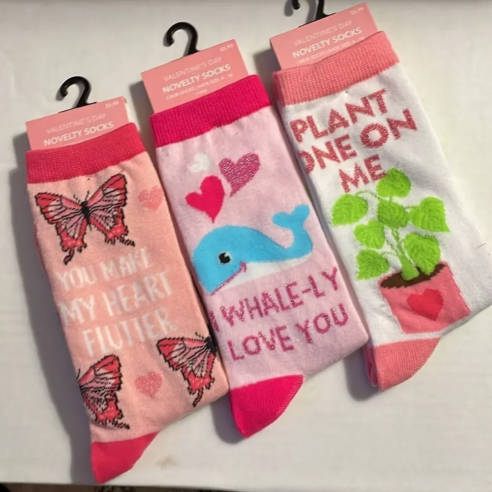 VALENTINE SOCKS, 3 pair, sz4-10‎